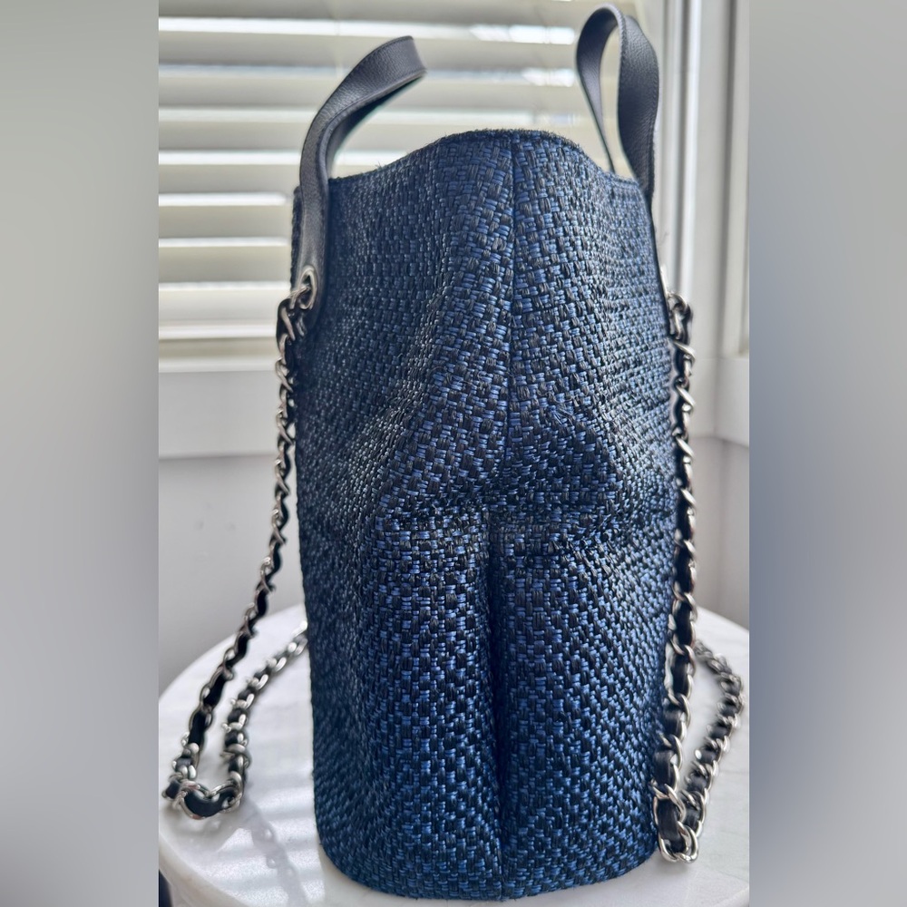 CHANEL Bag - Picture 4 of 15